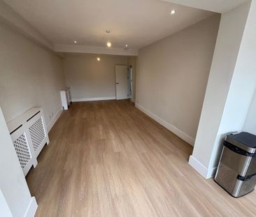 Bourne View, Greenford - Photo 1