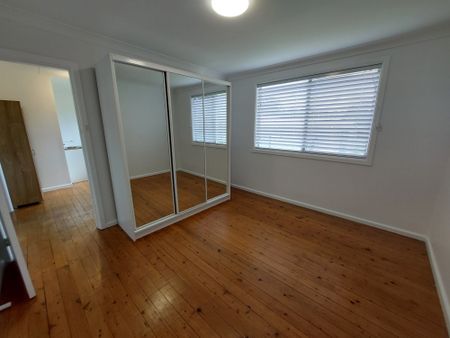 Conveniently Located 3 Bedroom Home - Photo 3