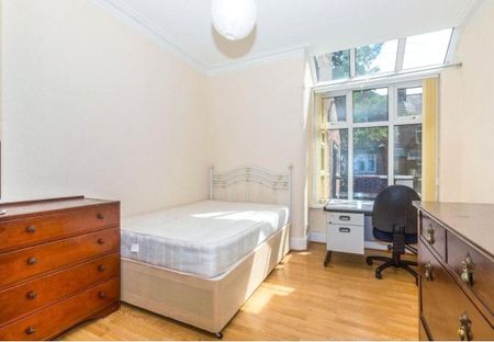 4 bedroom terraced house to rent - Photo 5