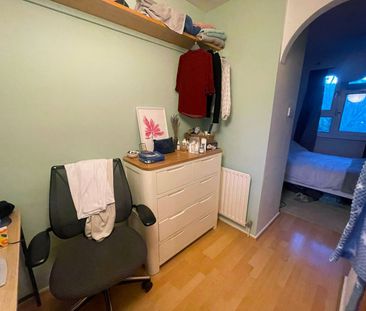 2 Bed Maisonette, Sheppard House, E2 - Photo 5