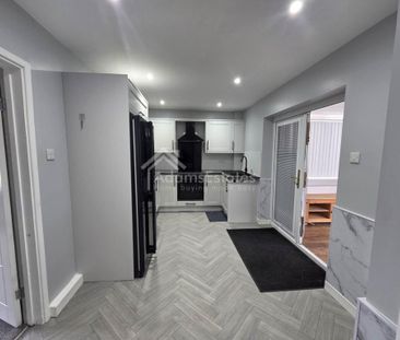 2 bedroom semi-detached house to rent - Photo 4