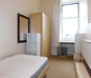 3 bedroom flat to rent - Photo 5