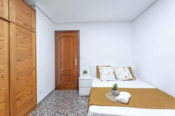 Calle Calvo Acacio, Valencia, Valencian Community 46017 - Photo 1