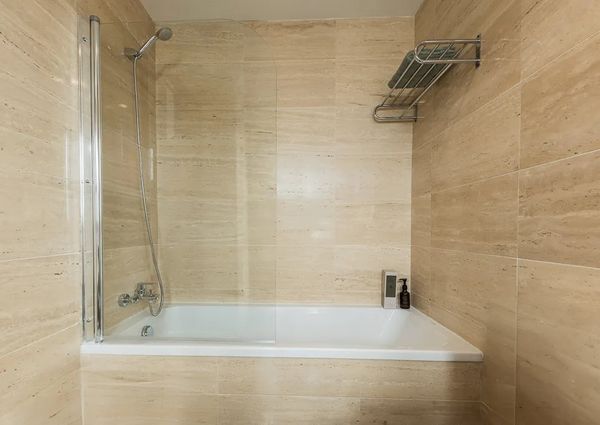 Calle Granada, Málaga, Andalusia 29015