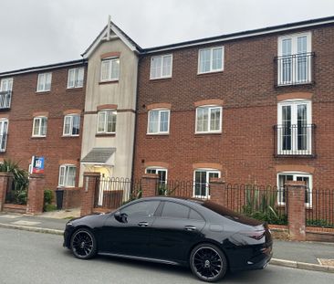 TWO BEDROOM FLAT - Photo 4