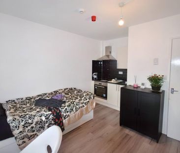 Studio to rent - Photo 5