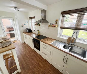 3 bedroom semi-detached house to rent - Photo 6