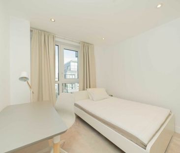 Lensbury Avenue - Photo 2