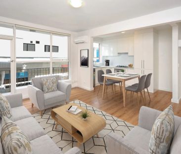 LIGHT, BRIGHT TWO BEDROOM APARTMENT - Photo 3