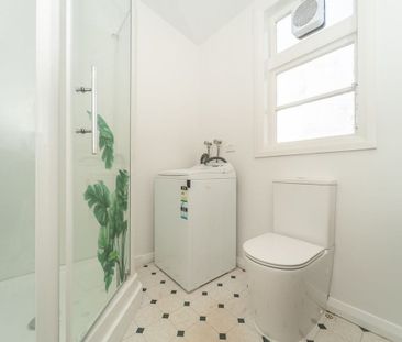 Central City Art Deco Charm - Photo 2