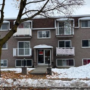 Logement à louer 5 1/2 rue Rouleau Saint-Hyacinthe près des services (hôpital, CLSC et Galeries Saint-Hyacinthe) - Photo 2