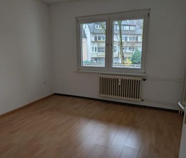 Helle 3,5 Zimmer Wohnung mit Balkon - ab sofort verfügbar - Photo 1