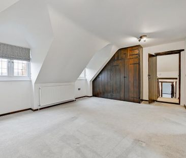 4 bedroom detached house to rent - Photo 4