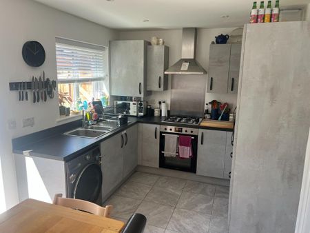 3 bedroom townhouse to rent - Photo 4