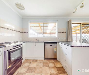 Modern Living in Carrum Downs - Photo 5