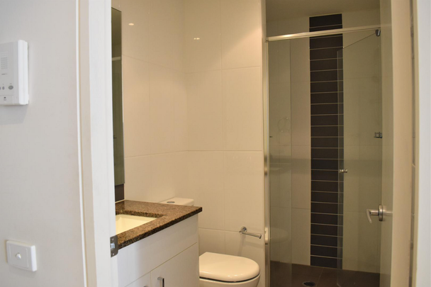 Modern Apartment in a Prime Location - Photo 1