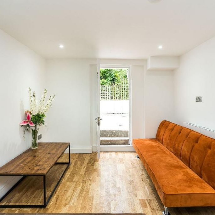 3 bedroom flat to rent - Photo 1