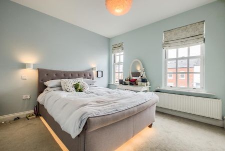 2 bedroom terraced house to rent - Photo 4