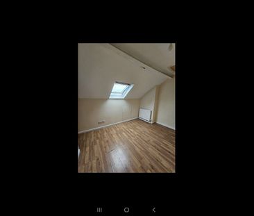 Room in a Shared House, Mortlake Road, S5 - Photo 1