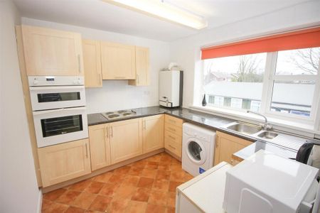 2 bedroom flat to rent - Photo 5