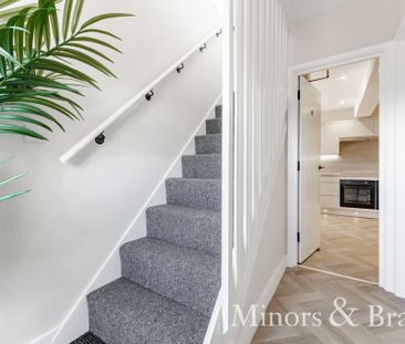 6 bedroom detached house to rent - Photo 2