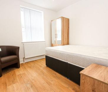 1 bedroom in a house share to rent - Photo 4