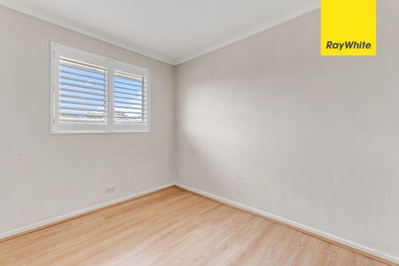 Neat and Tidy 2 Bedroom Unit - Photo 2