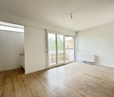 Location / Studio - Photo 1