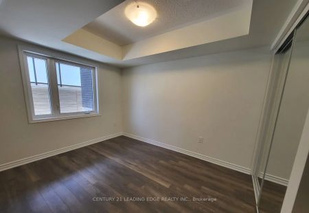 Condo Townhouse For Lease | E9051165 - Photo 2