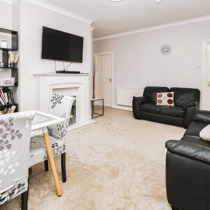 3 Bed Flat, Kingfisher House, L13 - Photo 1