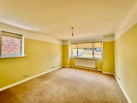 Hillview Road, Hythe, SO45 - Photo 2