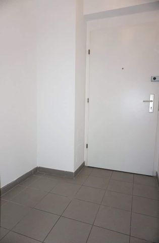 Renovierungsbedürftige Traumwohnung mit Loggia und Stellplatz in Luftenberg – Jetzt für nur 735,76 €/Monat mieten! - Photo 2