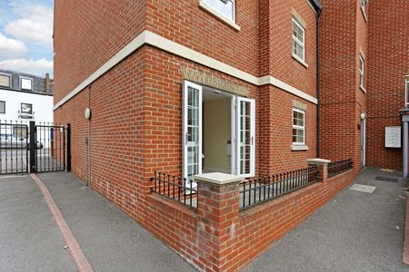 2 bedroom apartment to rent - Photo 4