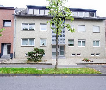 Helle 4-Zimmer Dachgeschosswohnung in guter Lage von Aachen-Brand! - Photo 1