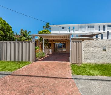 2/1 Rosalind Avenue, Paradise Point QLD 4216 - Photo 4