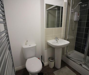 4 bedroom terraced house to rent - Photo 1