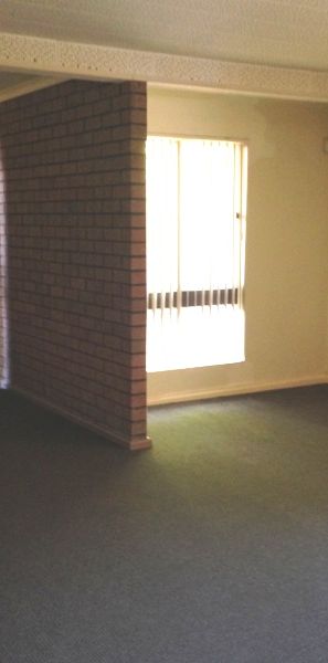 SPACIOUS 2 BEDROOM UNIT A BLOCK FROM THE CBD! - Photo 1