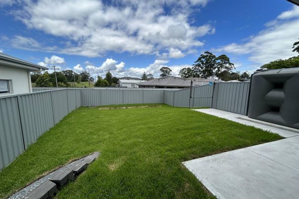 BRAND NEW 3 BEDROOM HOME! - Photo 1