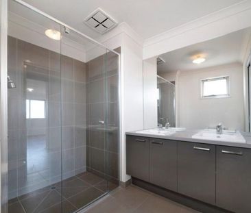 Modern Family Living with Space, Style & Comfort! - Photo 2