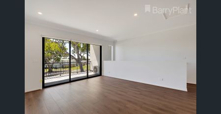 3 Bedroom Comfortable & Family Living - Photo 4