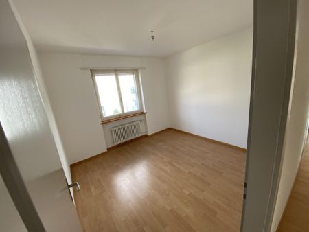 Grosszügige 6.5 Zimmer-Wohnung mit 160 m² und sonnigem Balkon - Foto 3
