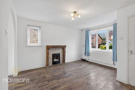 3 bedroom semi-detached house to rent - Photo 2