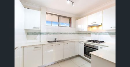 TOP FLOOR - LIGHT FILLED CHARMER - Photo 4