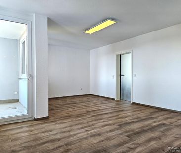 Helle und geräumige 2 Zimmer Wohnung, mit zwei Balkonen - Photo 1