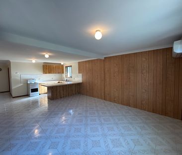 4 Bedroom - 2 Bathroom - Minutes Walk to Beach - Photo 5