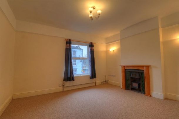 2 BED Apartment To rent - Photo 1
