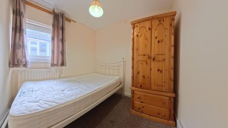 5 bedroom terraced house to rent - Photo 3