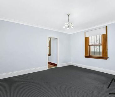 Charming Three Bedroom Period Home with Rear Lane Access to Garage - Photo 4