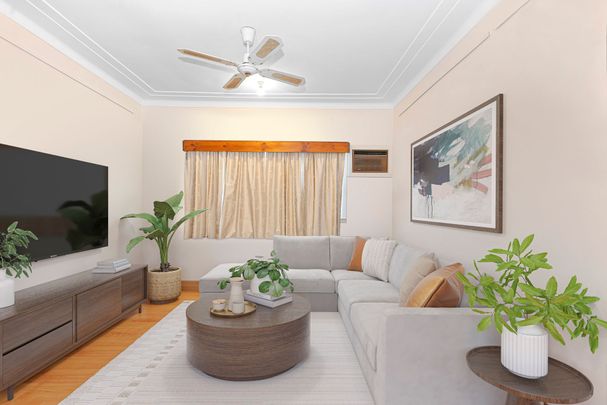 CHARMING FAMILY HOME IN AUBURN!! - Photo 1