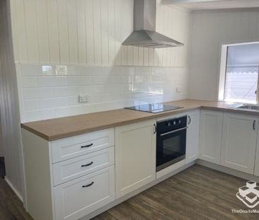 Renovated 3 Bedroom Home - Photo 6